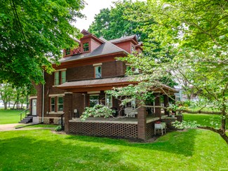 513 S Main St, Topeka, IN 46571