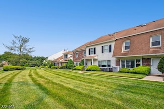 18 Yarmouth Ct, Scotch Plains, NJ 07076