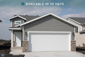 1467 69th Ave S, Fargo, ND 58104