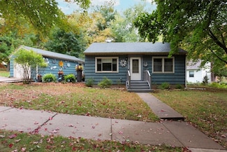 813 Oakwood Blvd, Menomonie, WI 54751