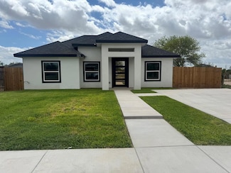 325 Zaragoza Dr, Eagle Pass, TX 78852