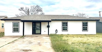 914 W 25th St, Plainview, TX 79072