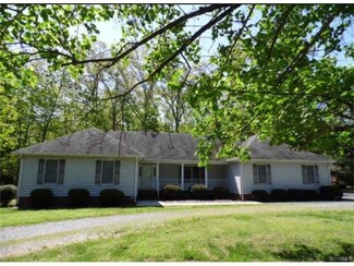 1125 Dillard St, Tappahannock, VA 22560