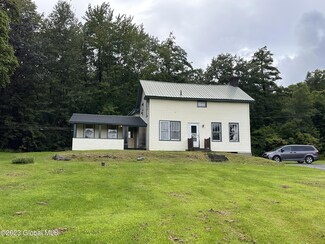 2515 Nys Route 9n, Crown Point, NY 12928