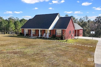 103 Darryl Dawe Ln, Atmore, AL 36502