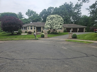 425 Pattonwood Dr, Southington, CT 06489
