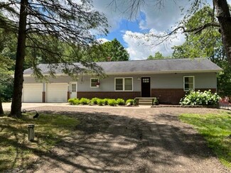 3365 Kissing Rock Ave, Lowell, MI 49331