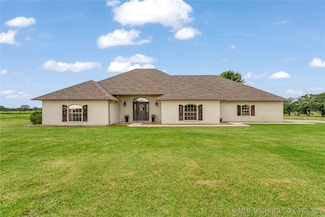 2604 W Cedar Ridge Rd, Tishomingo, OK 73460