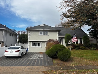 254 Thompson Ave, Oceanside, NY 11572