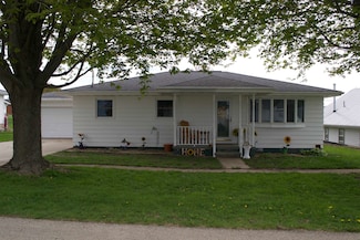 1632 299th Ave, Dyersville, IA 52040