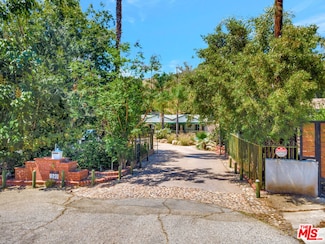 9231 Ledge Ave, Sun Valley, CA 91352