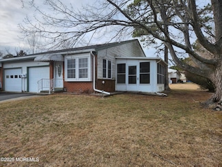 6 Quincy Dr, Manchester Township, NJ 08759