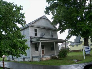 205 Thompson St, Seward, PA 15954