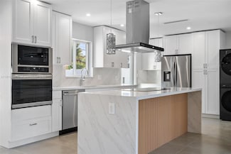 324 NE 28th St, Wilton Manors, FL 33334