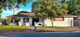 5351 Flynn Pkwy, Corpus Christi, TX 78411