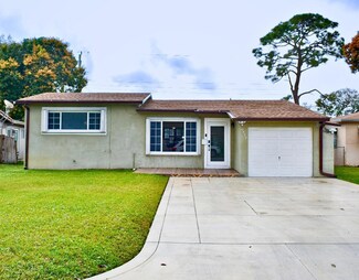 6812 SW 12th St, Pembroke Pines, FL 33023