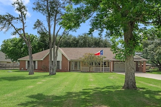6220 Sjolander Rd, Baytown, TX 77521