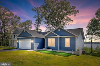 14 Shore Dr, Colonial Beach, VA 22443