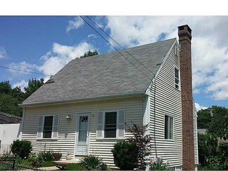 13 Urquhart St, West Warwick, RI 02893