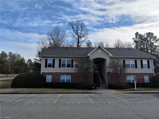 1920 Crest Hollow Dr Unit 103, Winston Salem, NC 27127