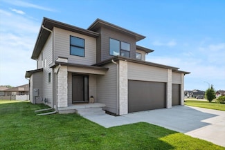 202 Augusta Dr, Treynor, IA 51575