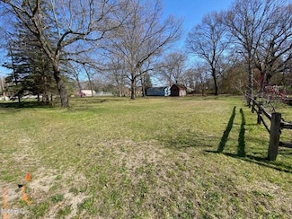 787 E Giles Rd, Muskegon, MI 49445