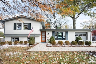 8690 Brittany Dr, Blue Ash, OH 45242