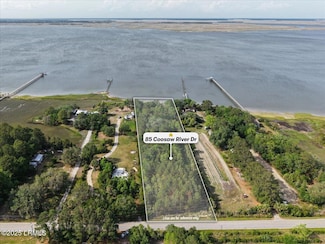 85 Coosaw River Dr, Beaufort, SC 29907