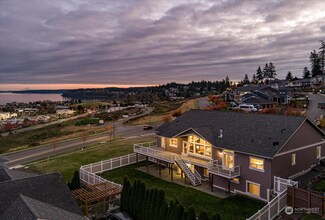 1150 SW Fleet St, Oak Harbor, WA 98277