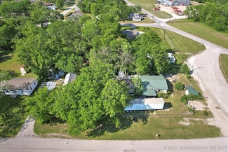 205 W Denbo St, Catoosa, OK 74015