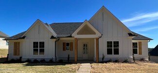 2112 Laughter Rd N, Nesbit, MS 38651
