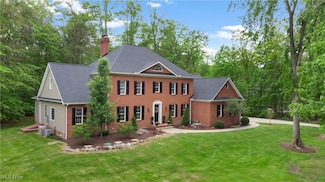 11665 Ascot Ln, Chagrin Falls, OH 44023