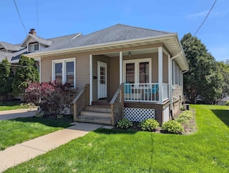 1043 W Lincoln Blvd, Freeport, IL 61032