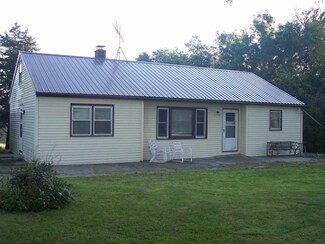 25153 Hazel Rd, Elkport, IA 52044