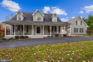 18070 Turnberry Dr, Round Hill, VA 20141