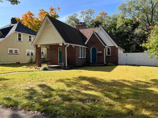 407 N Sunnyside Ave, South Bend, IN 46617
