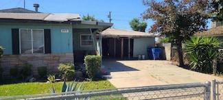 1147 W Woodward Ave, Fresno, CA 93706