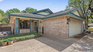 126 Golden Way, Universal City, TX 78148