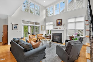 302 Edgewater Cir, Chapel Hill, NC 27516