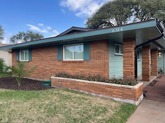 6514 Golf Crest Dr, Galveston, TX 77551