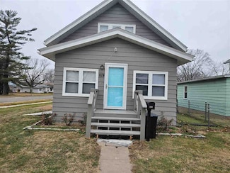 824 3rd St, Columbus Junction, IA 52738