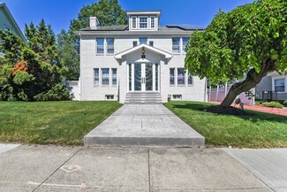 1498 Robeson St, Fall River, MA 02720