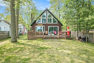 1142 Wolf Lake Dr, Baldwin, MI 49304