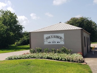 725 Buffalo Trail, Angleton, TX 77515