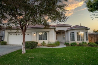 1739 N McKelvy Ave, Clovis, CA 93619