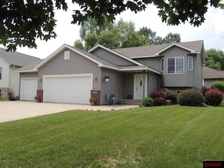 600 Colodoro Ln, Eagle Lake, MN 56024