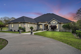 1476 Highway 32, Bolivar, MO 65613