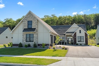 2467 Sydney Ln, Hudson, WI 54016