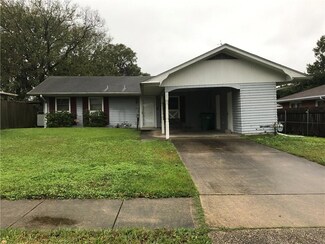 2916 Green Acres Rd, Metairie, LA 70003