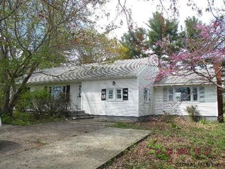 1391 van Hoesen Rd, Castleton On Hudson, NY 12033